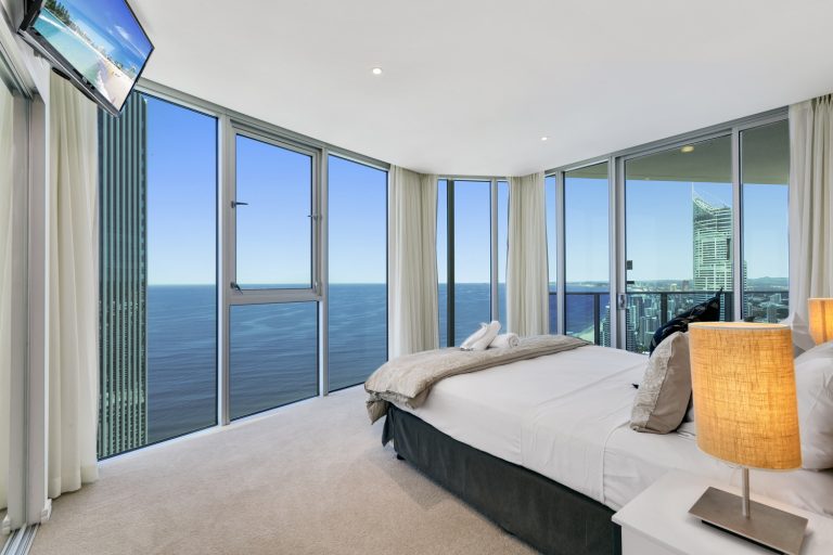 Enjoys Surfers Paradise from the 51st floor or Orchid Residences