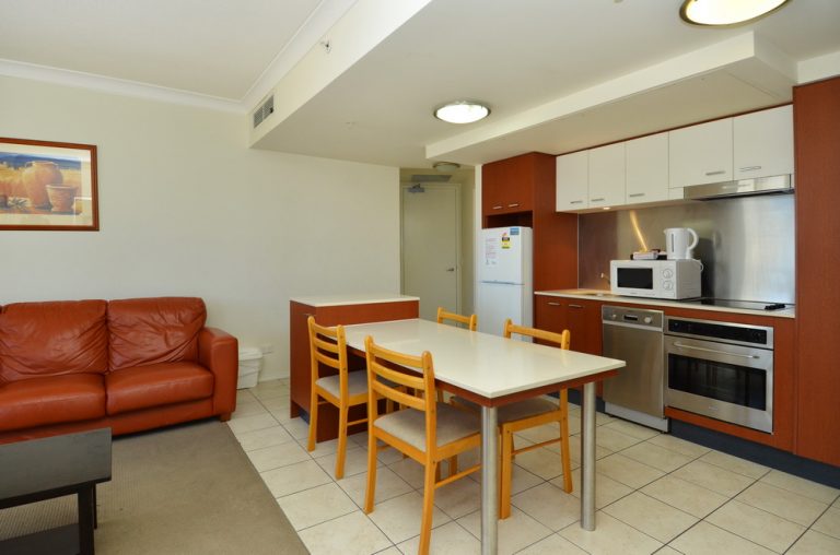 For a 2 bedroom apartment, look no further than Holiday Rentals Surfers Paradise