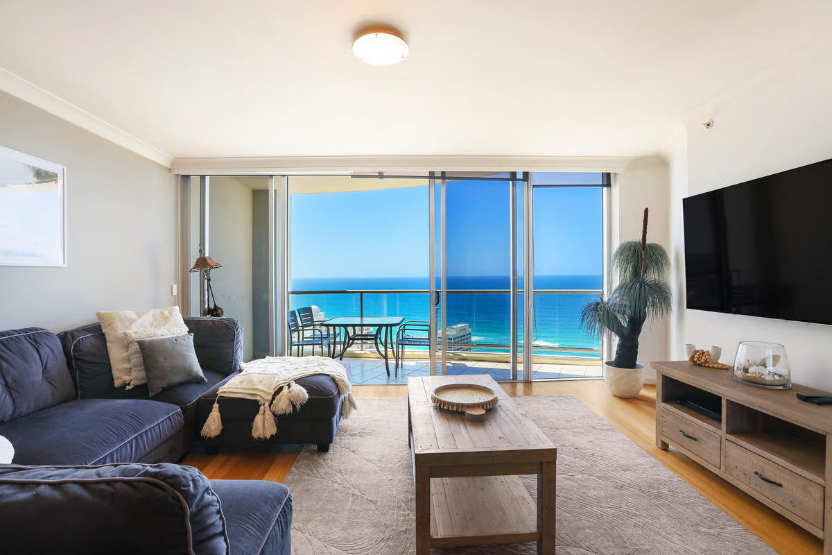 Chevron Renaissance, Apartment 1333