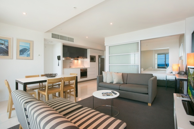 2 bedroom apartments in Surfers Paradise